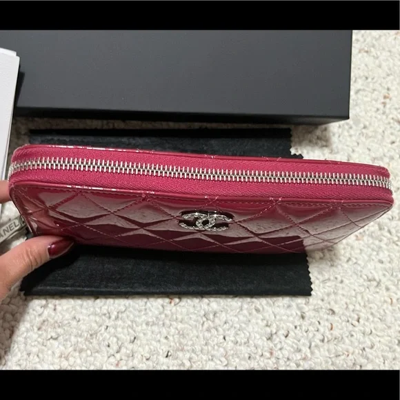 Authentic Chanel patent quilted long wallet with complete inclusion - Picture 8 of 16